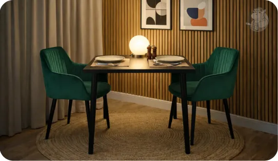 butelkowo zielone krzesła Karl w romantycznym kąciku jadalnianym w salonie 